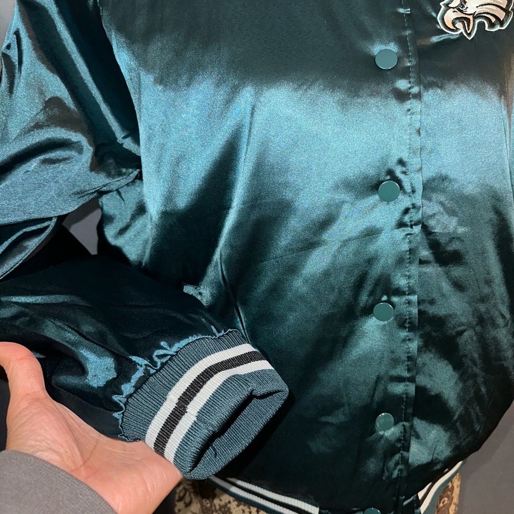 Philadelphia Eagles Satin Bomber Jacket (L)🏈 - Picture 5 of 7
